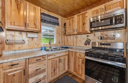 Phelps Casa | TB3 Thunder Bay Resort Cabin 3