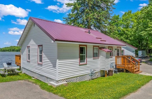 Phelps Casa | TB3 Thunder Bay Resort Cabin 3