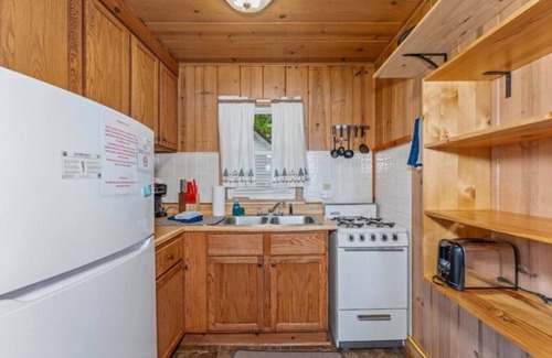Phelps Cabina | TB8 Thunder Bay Resort Cabin 8