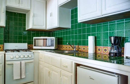 Placencia Casa | TBS North- Beachside-10 Room Large Family Complex