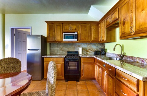 Placencia Complejo | TBS Whole Complex- Beachside-20 Room Large Complex