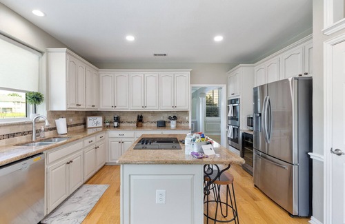 Coppell Casa | TCH - 4BR/3BA Home in Coppell - Spy