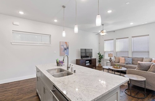 Vickery Meadow Casa | TCH - Charming 3bd/2.5ba home in Dallas w/ Office