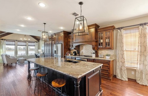 Denton Casa | TCH - Charming 3bd/2ba home in Denton w/ Workspace