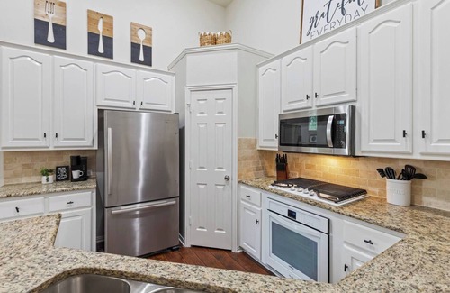 Valley Ranch Casa | TCH - Spacious 3bd/2ba in Irving with Workspace