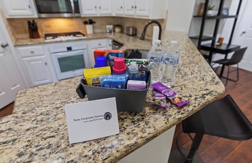 Valley Ranch Casa | TCH - Spacious 3bd/2ba in Irving with Workspace