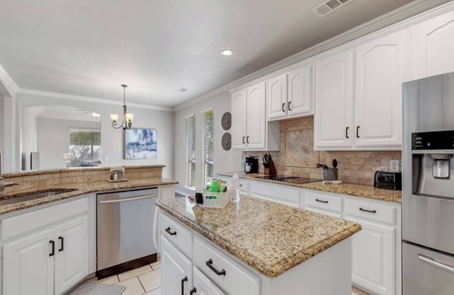McKinney Casa | TCH - Spacious 4bd/2.5ba McKinney Home w/Workspace