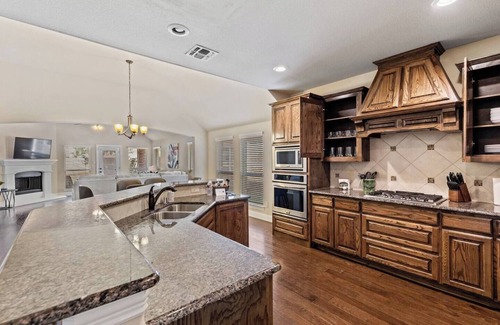 Frisco Casa | TCH - Spacious 4bd/2ba in McKinney with Workspace