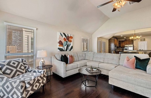 Frisco Casa | TCH - Spacious 4bd/2ba in McKinney with Workspace