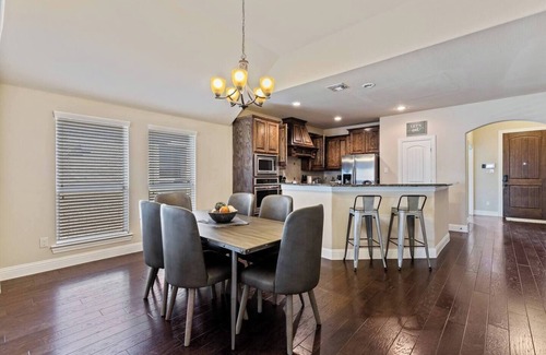 Frisco Casa | TCH - Spacious 4bd/2ba in McKinney with Workspace