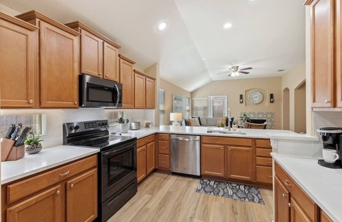 McKinney Casa | TCH - Spacious 4bd/2ba in McKinney with Workspace