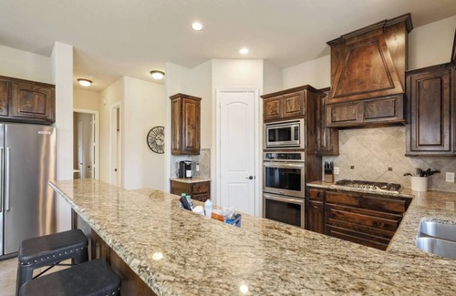Frisco Casa | TCH - Spacious 4bd/3ba home in Frisco with Office