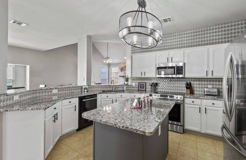 McKinney Casa | TCH - Spacious 5bd/2.5ba in McKinney with Office
