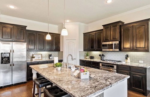 Keller Casa | TCH - Spacious 5bd/3ba in Fort Worth w/ Workspace
