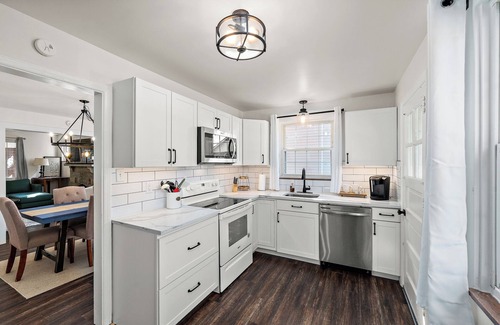 Sewickley Casa | tCharming Sewickley Village House, 2BR + Office/Futon, Walk to Shops