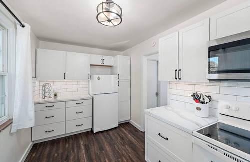 Sewickley Casa | tCharming Sewickley Village House, 2BR + Office/Futon, Walk to Shops