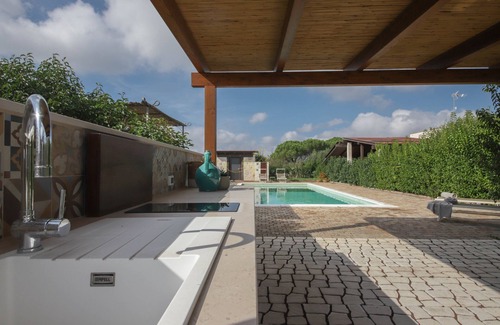 Monopoli Villa | TD Casale Del Vento in the Countryside with Pool