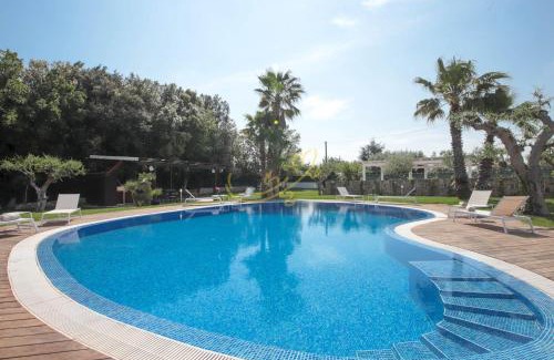 Monopoli Casa | TD Trulli Bruco Large Pool for Family Fun