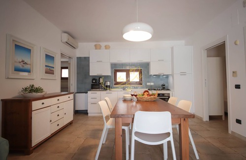 Castellana Grotte Casa | TD Villa Luna Trulli with Large Pool