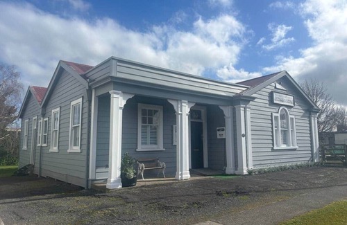 Te Aroha Casa | Te Aroha Courthouse Retreat – Walk to Town