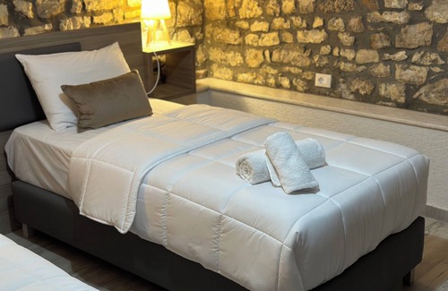 Berat Hotel | Te Gjyshi (at Grandfather)