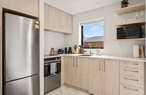 Henderson Casa | Te Kanawa Crescent 2BR Home