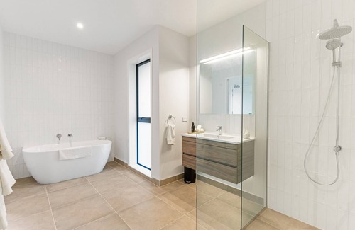 Te Akau Cabina | Te Karaka Lodge