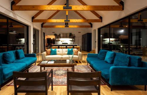 Omiha Casa | Te Whau Retreat - Main House - Be My Guest Waiheke