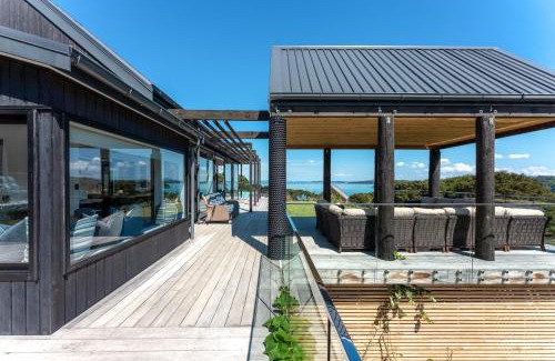 Omiha Casa | Te Whau Retreat - Main House - Be My Guest Waiheke