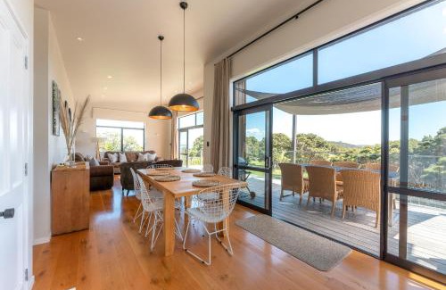 Omiha Casa | Te Whau Retreat - The Cottage - Be My Guest Waiheke