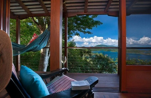 Estate Calabash Boom Cabaña | La mayoría de los alquileres románticos de St John Cottage para parejas enclavados en los árboles