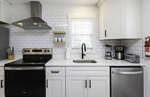 Northeast Virginia Beach Apartamento | Teahupo'o - Loft #2 - 8 min walk to the beach