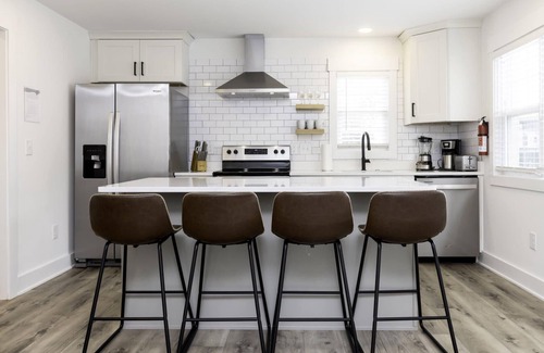 Northeast Virginia Beach Apartamento | Teahupo'o - Loft #2 - 8 min walk to the beach
