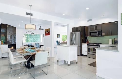 Sunrise Vista Chino Casa | Teal and Tangerine Retreat, Movie Colony East, Hot Tub, Pool, Dog Ok