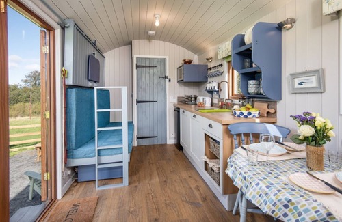 Bowsden Cabina | TEASEL SHEPHERD'S HUT, cerca de Berwick upon Tweed, con capacidad para 4 personas con Wi-Fi