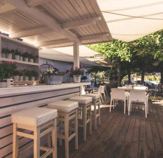Psathopirgos Hotel | Teatro Deluxe Rooms