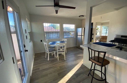 Encanto Casa | 'Ted' 2-bedroom cozy house in central location! 10 minutes to Balboa!