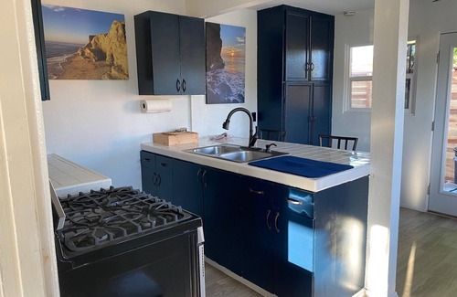 Encanto Casa | 'Ted' 2-bedroom cozy house in central location! 10 minutes to Balboa!