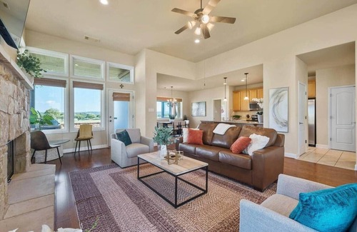 Lakecliff On Lake Travis Casa | Tee Box Retreat at Lakecliff Country Club