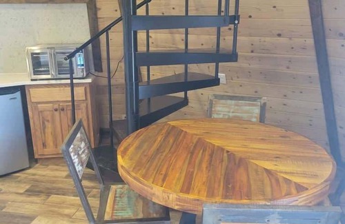 New Hope Cabina | Grande TeePee! * Nuevo * ¡Lujos de hogar! Piscina cubierta, jacuzzi! Chatt. TN 21 millas