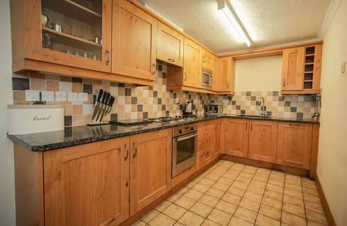 Rhyd-y-clafdy Cabaña | TEGID - a bungalow that sleeps 4 guests in 2 bedrooms