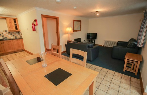 Rhyd-y-clafdy Cabaña | TEGID - a bungalow that sleeps 4 guests in 2 bedrooms