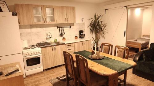 Stara Planina Casa | Temački konaci