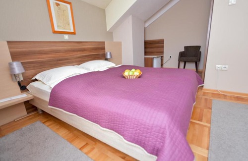 Cacak Cama Y Desayuno | Tema apartments & rooms