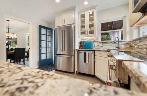 The Lakes Casa | Tempe Lakes Retreat – Heated Pool, Spa, Pickleball, Gym + Near ASU Campus