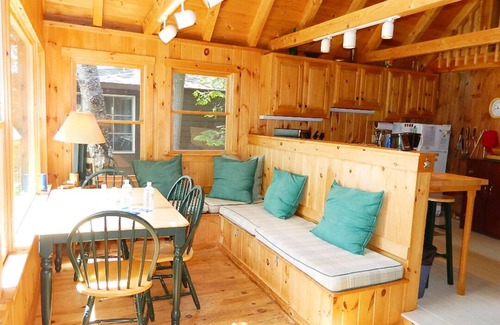 Rangeley Cabaña | Disfrutar de la región tranquila, prístina de Loon Lake