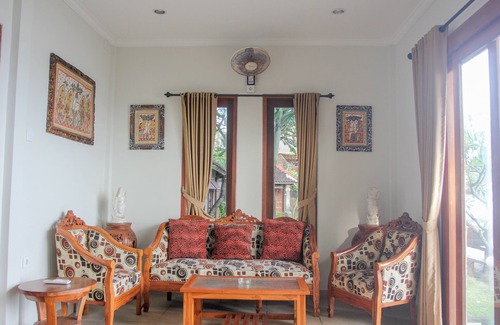 Candi Dasa Hotel | Temple Cafe & Seaside Cottages