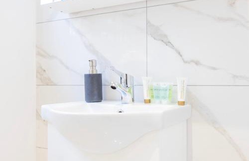 Fairfield Apartamento | Temple Chambers Aparthotel Central Croydon , Long Stays , Weekly & Monthly Offers , Contractors , Relocations , Leisure & Family Stays