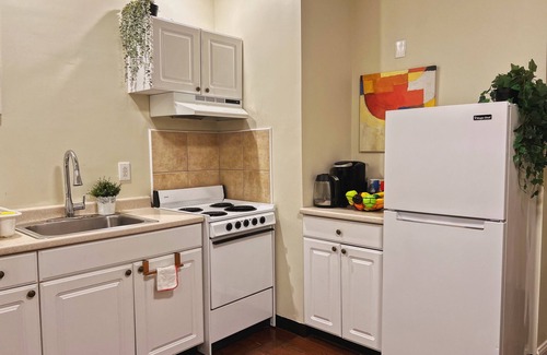 North Philadelphia West Apartamento | Temple Getaway: 2BR Apartment near Campus