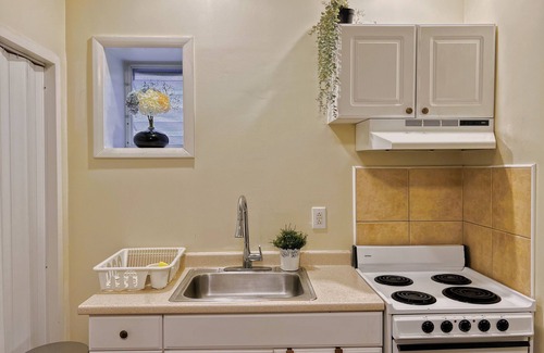 North Philadelphia West Apartamento | Temple Getaway: 2BR Apartment near Campus